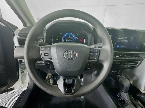 Used 2025 Toyota Camry LE image 13