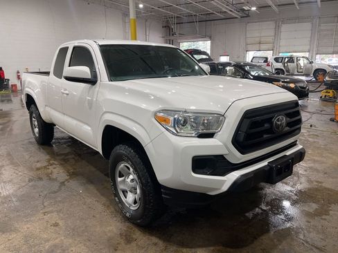 Used 2022 Toyota Tacoma SR w/ SR Convenience Package RWD image 3