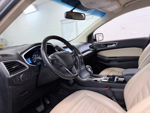 Used 2017 Ford Edge SEL w/ Equipment Group 201A AWD/4WD image 14
