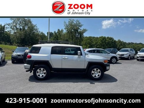 Used 2007 Toyota FJ Cruiser 4WD w/ Upgrade Pkg 2 image 1