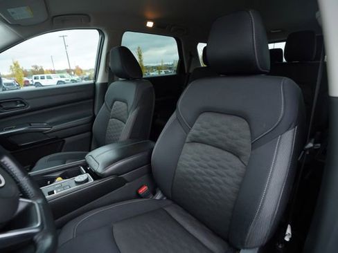 Used 2023 Nissan Pathfinder SV image 36