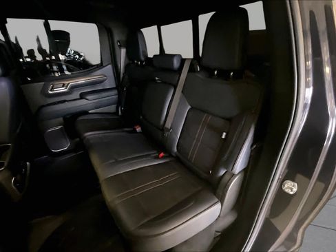 Used 2024 Chevrolet Silverado 1500 High Country w/ High Country Premium Package AWD/4WD image 19