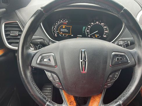 Used 2016 Lincoln MKX Reserve w/ Climate Package AWD/4WD image 14
