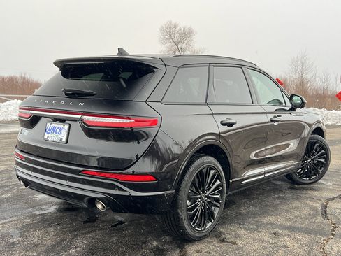 Used 2023 Lincoln Corsair Reserve w/ Equipment Group 202A image 4