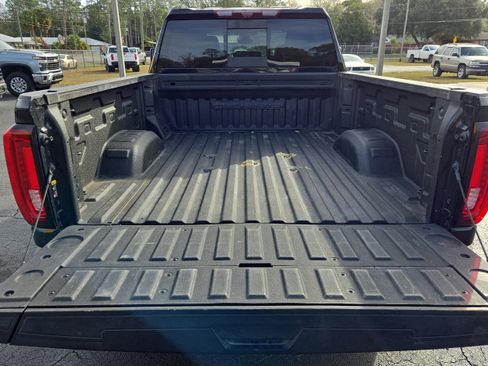 Used 2021 GMC Sierra 2500 Denali w/ Denali Black Diamond Edition image 13