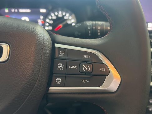 Used 2025 Jeep Compass Trailhawk AWD/4WD image 19