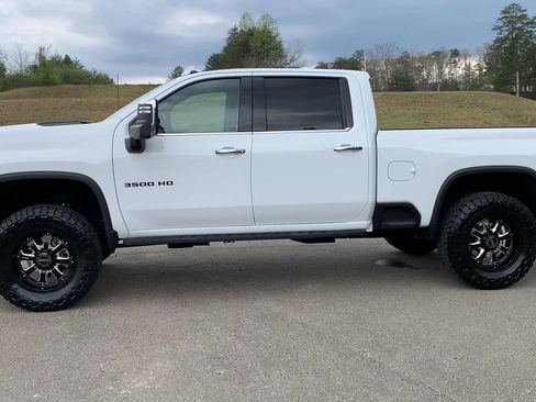 Used 2022 Chevrolet Silverado 3500 LTZ w/ LTZ Convenience Package image 12