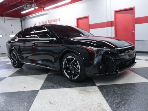 Used 2025 Kia K4 GT-Line image 2