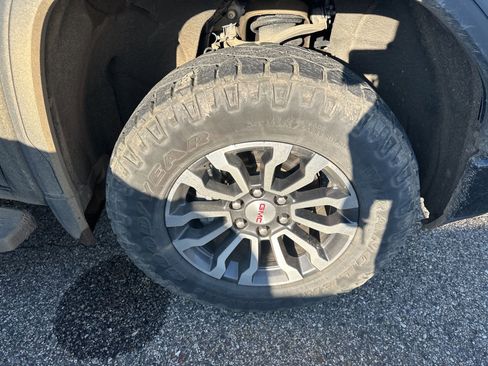 Used 2020 GMC Sierra 1500 AT4 w/ AT4 Premium Package image 4