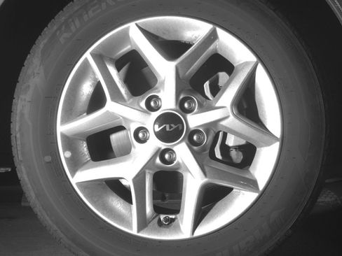 Used 2025 Kia Soul LX w/ LX Technology Package image 13