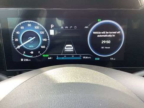 Certified 2025 Hyundai Elantra SEL w/ Cargo Package image 32