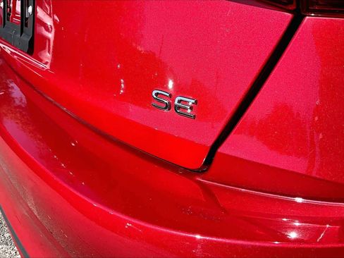 Used 2025 Volkswagen Jetta SE w/ Black Wheel Package image 10