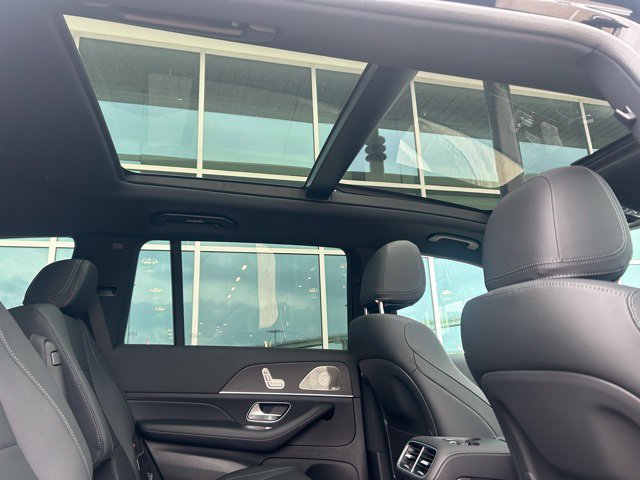 Used 2025 Mercedes-Benz GLS 450 4MATIC image 44