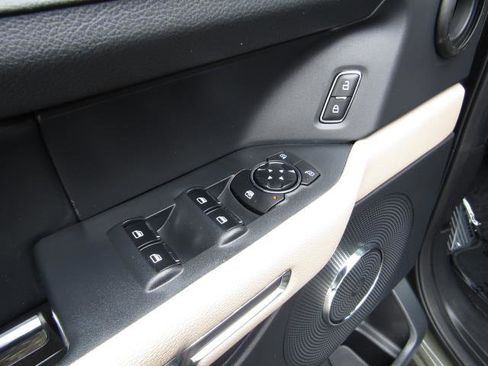 Used 2024 Ford Expedition XLT image 16