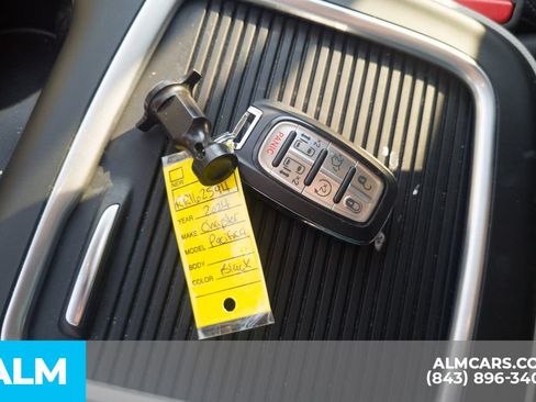Used 2024 Chrysler Pacifica Touring-L FWD image 18