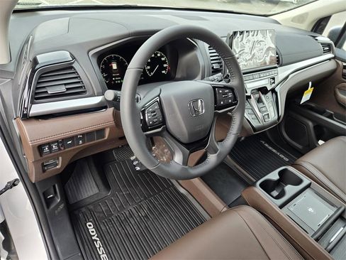 New 2026 Honda Odyssey Touring image 19