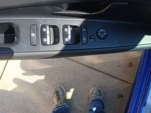 New 2025 Hyundai Elantra Sport image 16