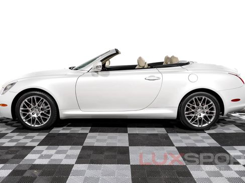 Used 2010 Lexus SC 430 Convertible image 5