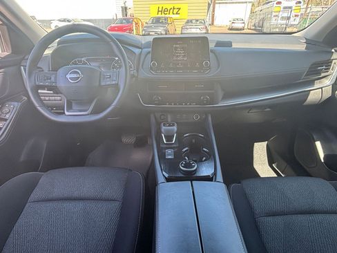 Used 2025 Nissan Rogue SV image 32