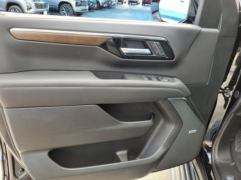 New 2026 Chevrolet Tahoe High Country AWD/4WD image 13