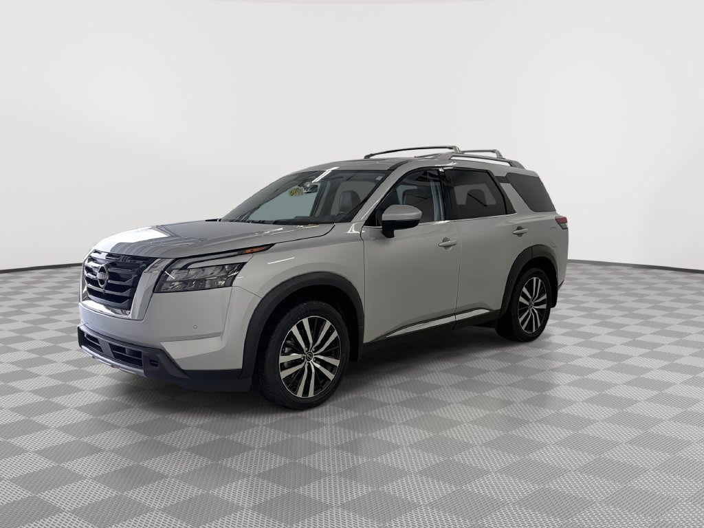 Certified 2025 Nissan Pathfinder Platinum w/ Cargo Package FWD image 7