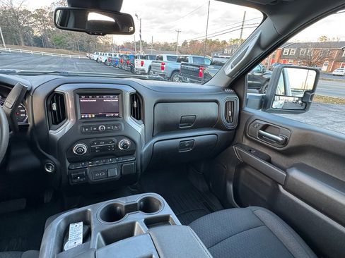 Used 2024 Chevrolet Silverado 2500 Custom w/ Custom Value Package image 20