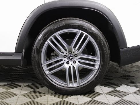Certified 2024 Mercedes-Benz GLS 450 4MATIC image 36
