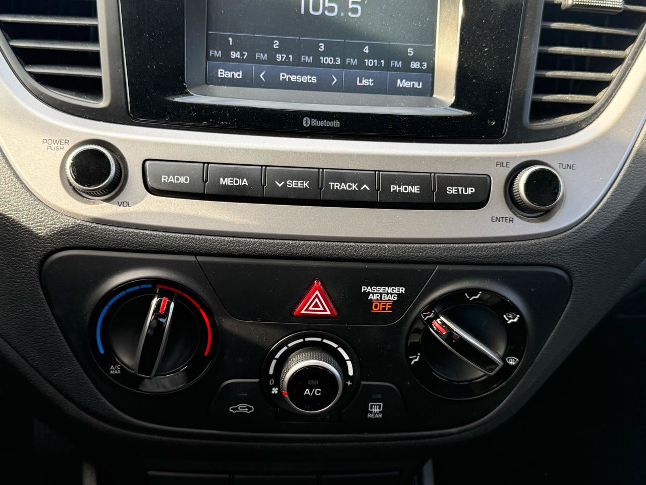 Used 2019 Hyundai Accent SE FWD image 17