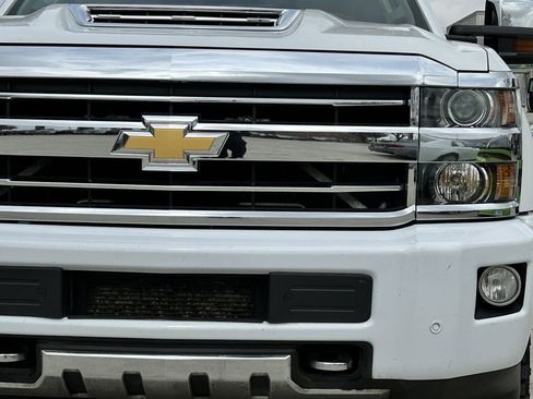 Used 2018 Chevrolet Silverado 2500 High Country w/ Duramax Plus Package image 11