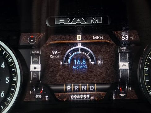 Used 2024 RAM 1500 Laramie AWD/4WD image 5