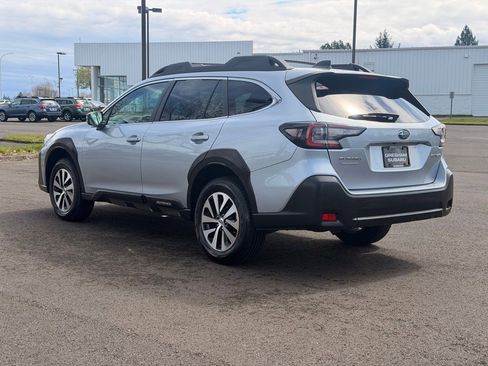 Used 2024 Subaru Outback Premium image 5