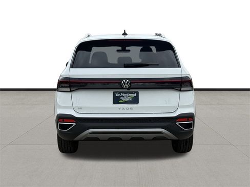 New 2026 Volkswagen Taos SE image 6