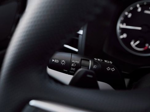 Used 2025 Mitsubishi Outlander SE image 35