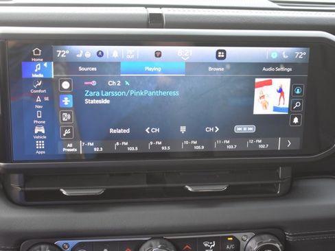 Used 2024 Jeep Wrangler Unlimited Rubicon 4xe w/ Technology Group AWD/4WD image 25
