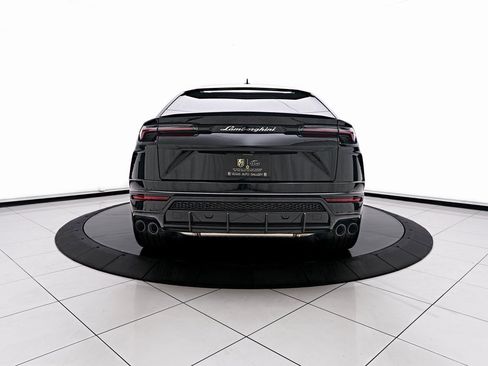 Used 2022 Lamborghini Urus image 11