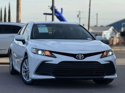 Used 2021 Toyota Camry LE image 2