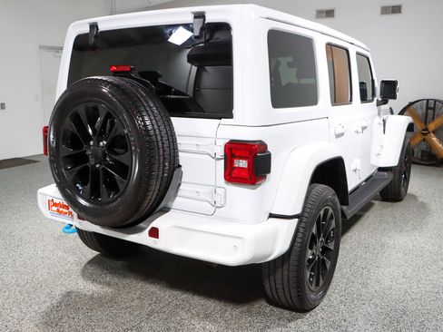 Used 2021 Jeep Wrangler Unlimited Sahara AWD/4WD image 7