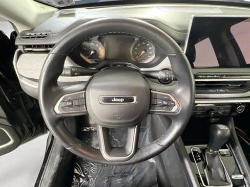 Used 2022 Jeep Compass Latitude AWD/4WD image 11