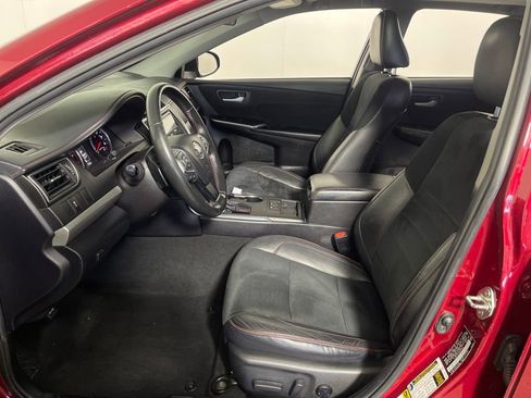 Used 2016 Toyota Camry XSE image 12