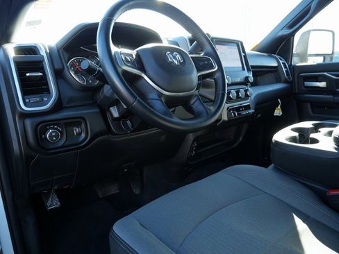 Used 2024 RAM 3500 Big Horn image 12