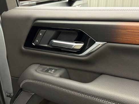 Used 2026 GMC Yukon Denali w/ Sun & Power Step Package image 42