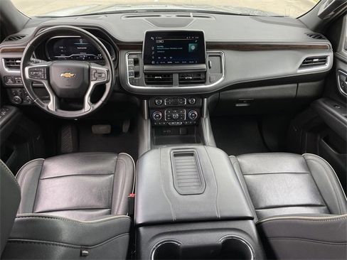 Used 2023 Chevrolet Suburban Premier image 10