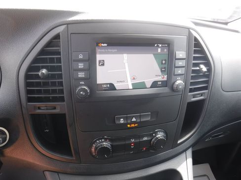 Used 2023 Mercedes-Benz Metris image 16