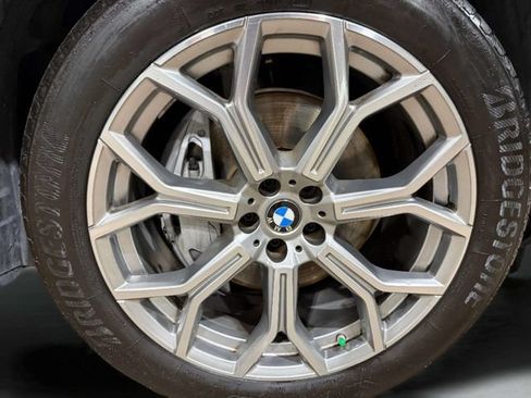Used 2024 BMW X7 xDrive40i w/ Premium Package AWD/4WD image 35
