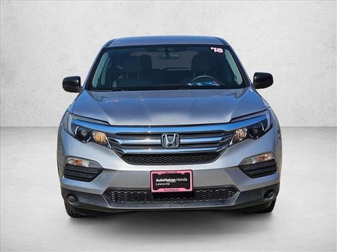 Used 2018 Honda Pilot LX image 2