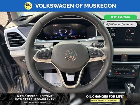 New 2026 Volkswagen Taos SE image 15