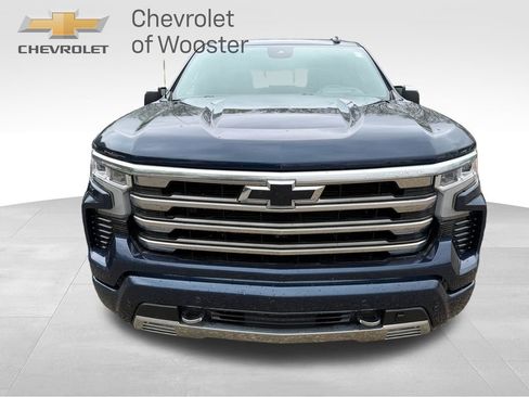 Used 2023 Chevrolet Silverado 1500 High Country w/ High Country Premium Package AWD/4WD image 9