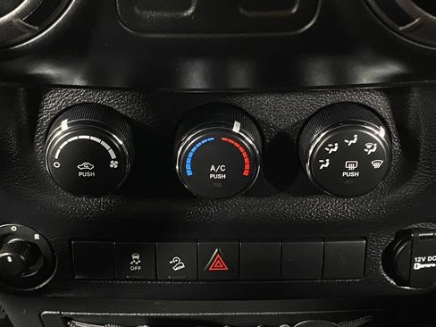 Used 2014 Jeep Wrangler Sport w/ Quick Order Package 24S AWD/4WD image 21