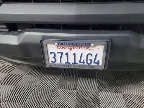 Used 2025 Chevrolet Colorado W/T image 10