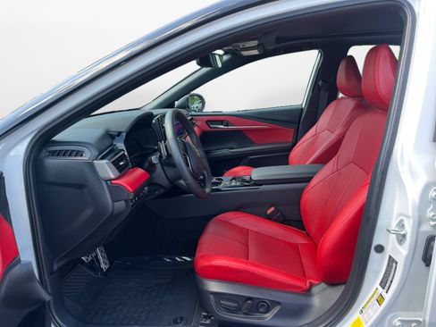 Used 2025 Toyota Camry XSE FWD image 9